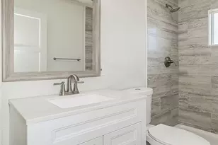 2053 Mayfair Dr, Fresno, CA 93703 - Photo 16