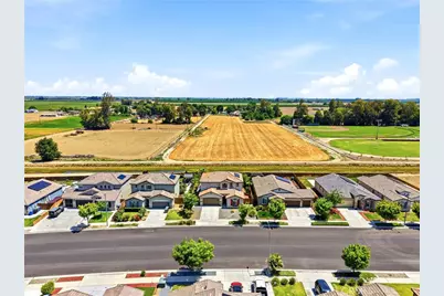470 Daphne, Lemoore, CA 93245 - Photo 32