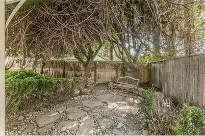 837 E Buckhill, Fresno, CA 93720 - Photo 40
