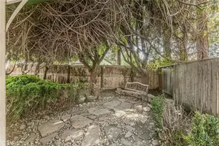 837 E Buckhill, Fresno, CA 93720 - Photo 40