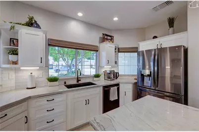 1812 E Oakmont, Fresno, CA 93730 - Photo 12