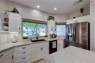 1812 E Oakmont, Fresno, CA 93730 - Photo 12