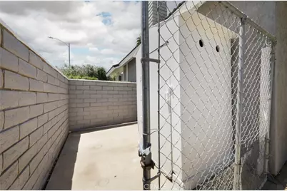 1500 S Brandy Court, Bakersfield, CA 93307 - Photo 32