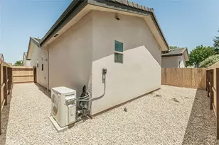 2365 N Arthur Ave, Fresno, CA 93705 - Photo 42