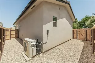 2365 N Arthur Ave, Fresno, CA 93705 - Photo 20