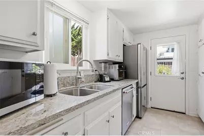 2558 Seahorse Avenue, Ventura, CA 93001 - Photo 8