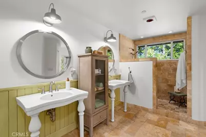 2072 Royal Way, San Luis Obispo, CA 93405 - Photo 32