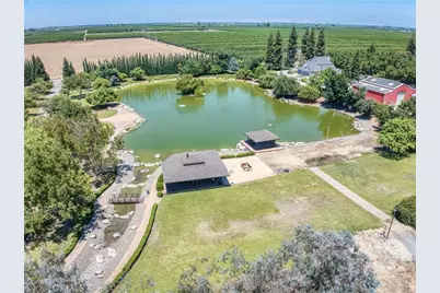 13715 E Nebraska, Kingsburg, CA 93631 - Photo 2