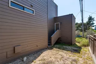 399 Warwick, Cambria, CA 93428 - Photo 32