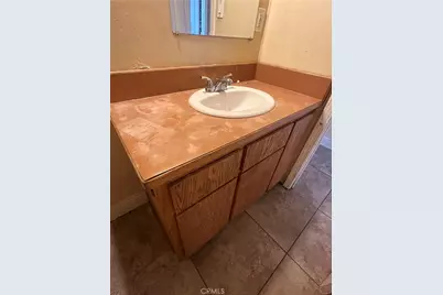 912 Meadows, Bakersfield, CA 93306 - Photo 14