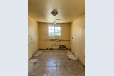 912 Meadows, Bakersfield, CA 93306 - Photo 6