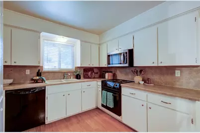1488 E Los Altos, Fresno, CA 93710 - Photo 12