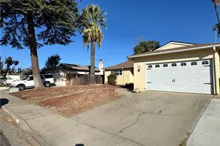 107 W Richert, Clovis, CA 93612 - Photo 2