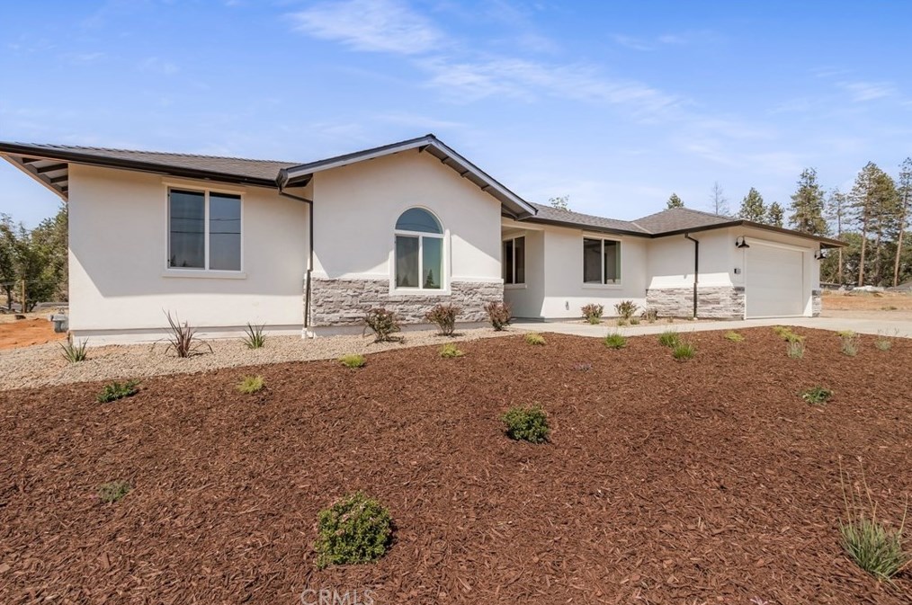 1615 Hemlock Ln, Paradise, CA 95969-5423