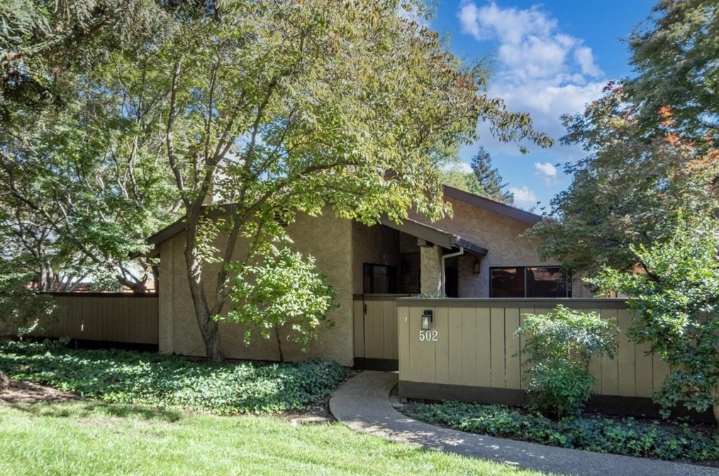 502 Wilshire Ct, Chico, CA 95973-7256