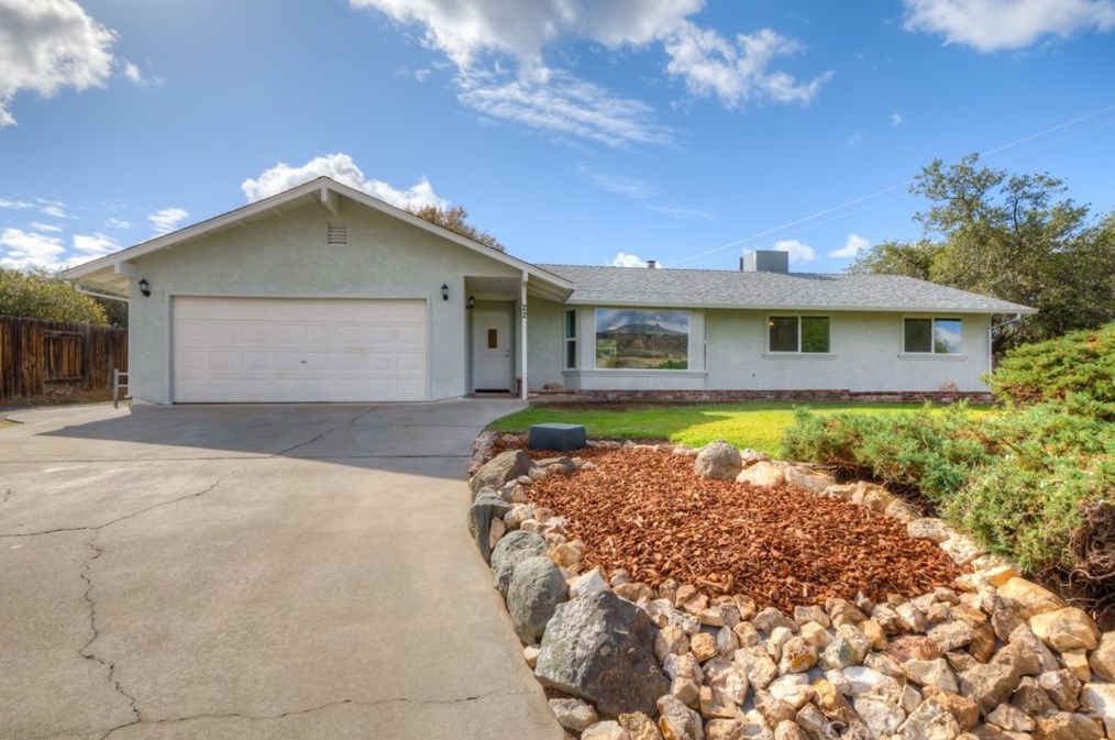 22 Orangewood Way, Oroville, CA 95965