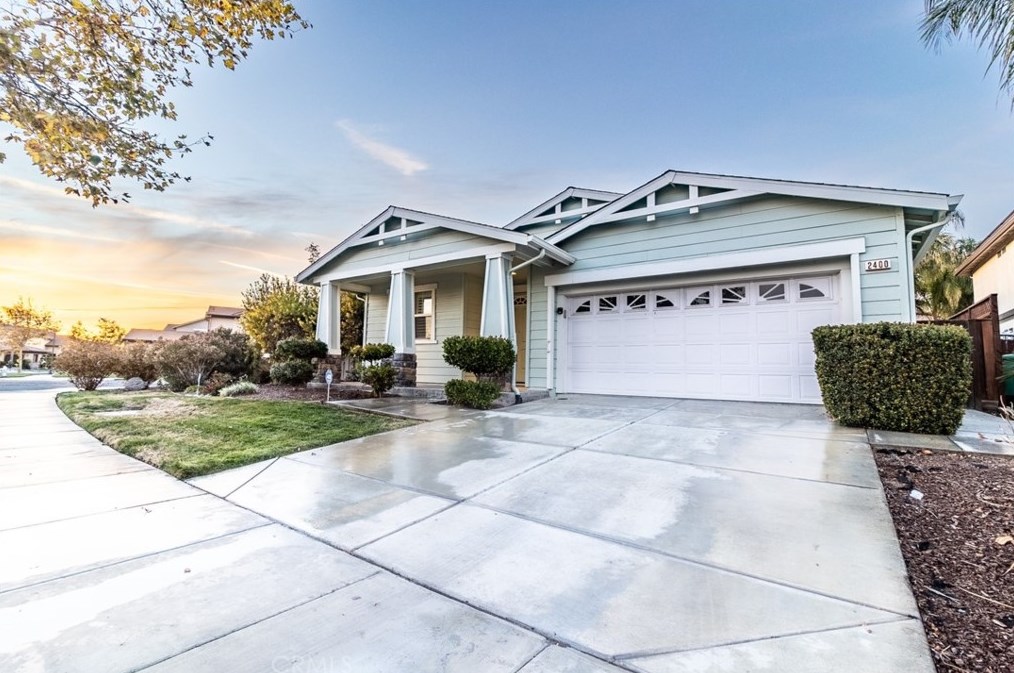 2400 S Creekside Dr, Los Banos, CA 93635
