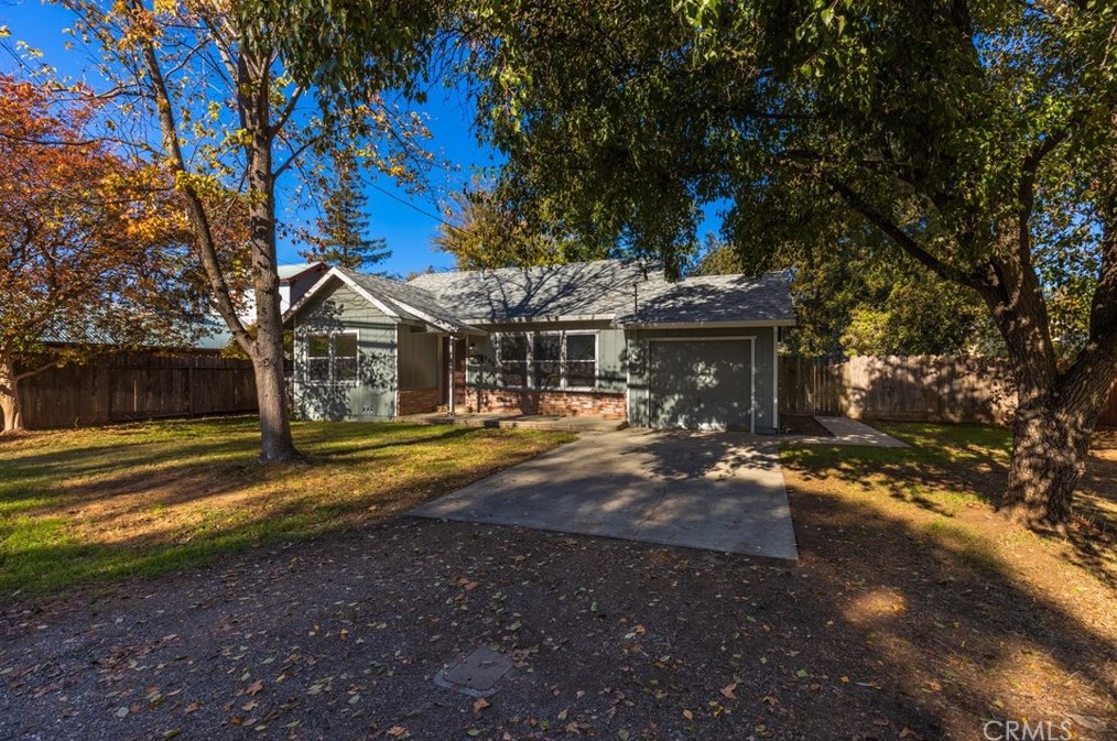 460 10th Ave, Chico, CA 95926-2352