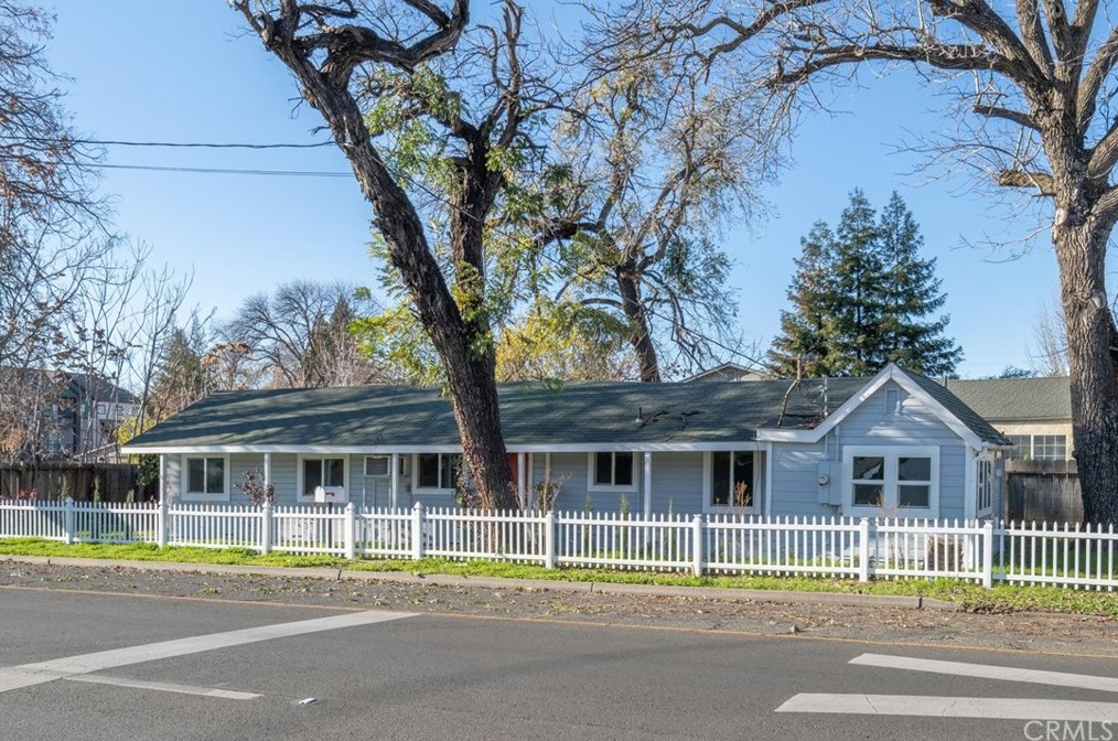 1012 W 9th St, Chico, CA 95928