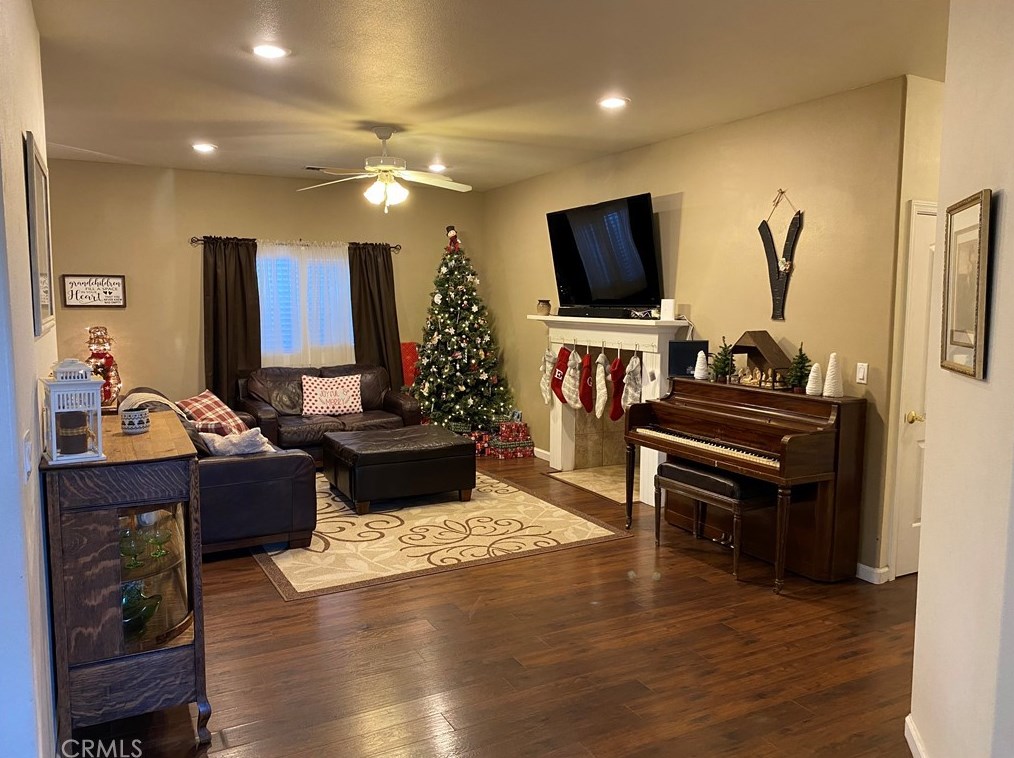 1035 W Walnut St, Fruto, CA 95988