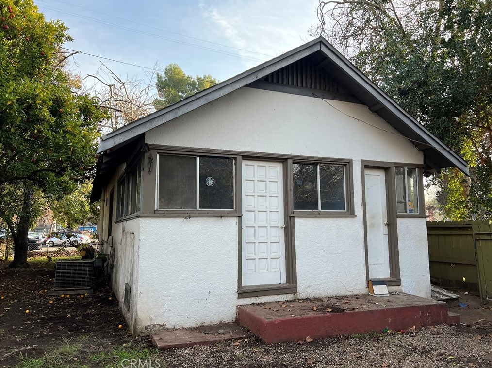 1152 E 7th St, Chico, CA 95928