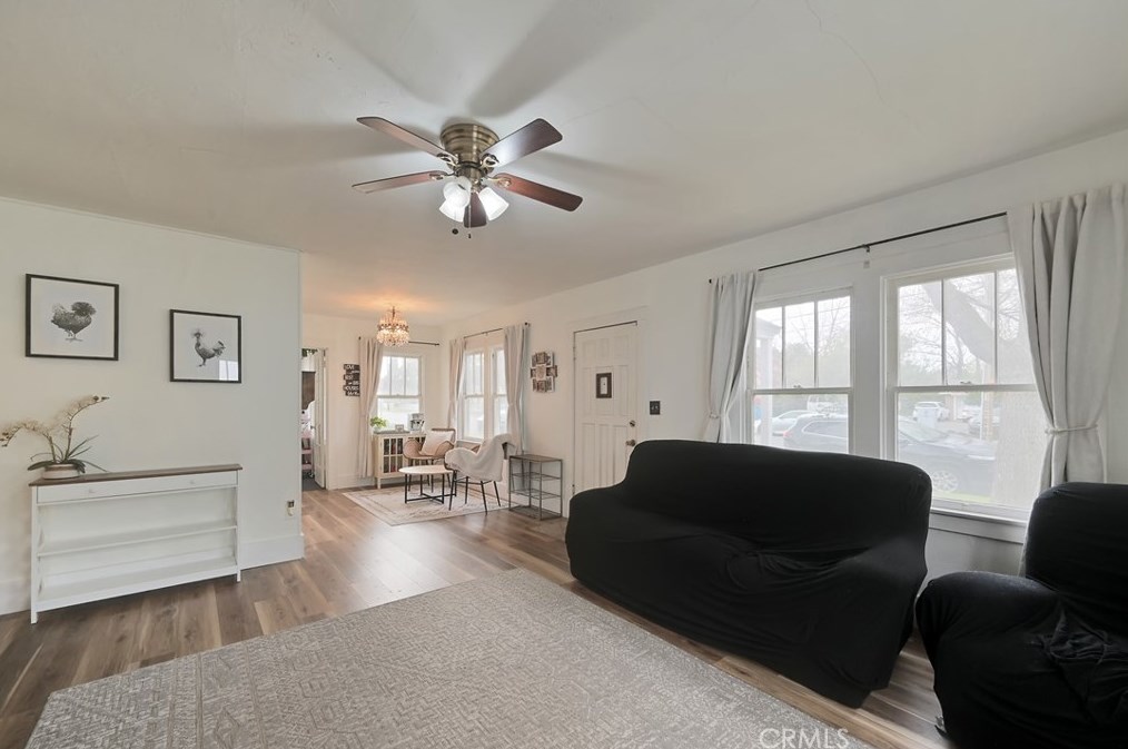 553 Cooper Ave, Yuba City CA  95991-4952 exterior