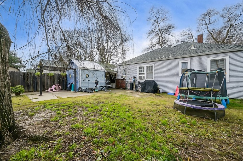 553 Cooper Ave, Yuba City CA  95991-4952 exterior