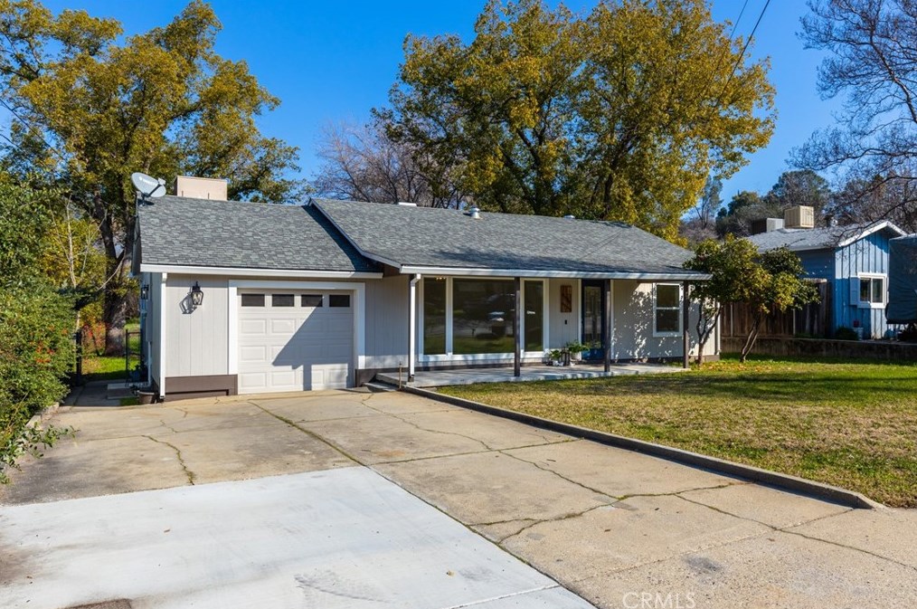 11 Midway Dr, Oroville, CA 95966