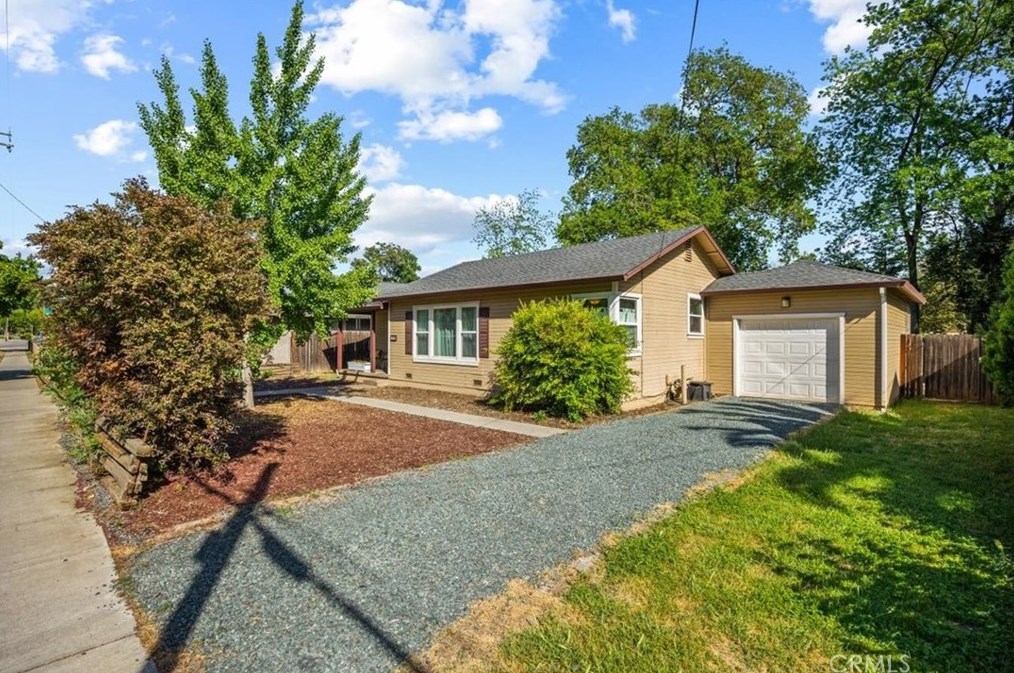 1267 E 8th St, Chico, CA 95928