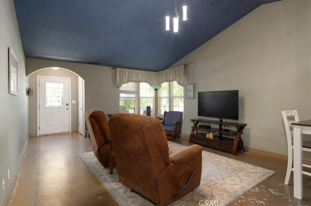 1165 Deschutes Dr, Chico, CA 95973