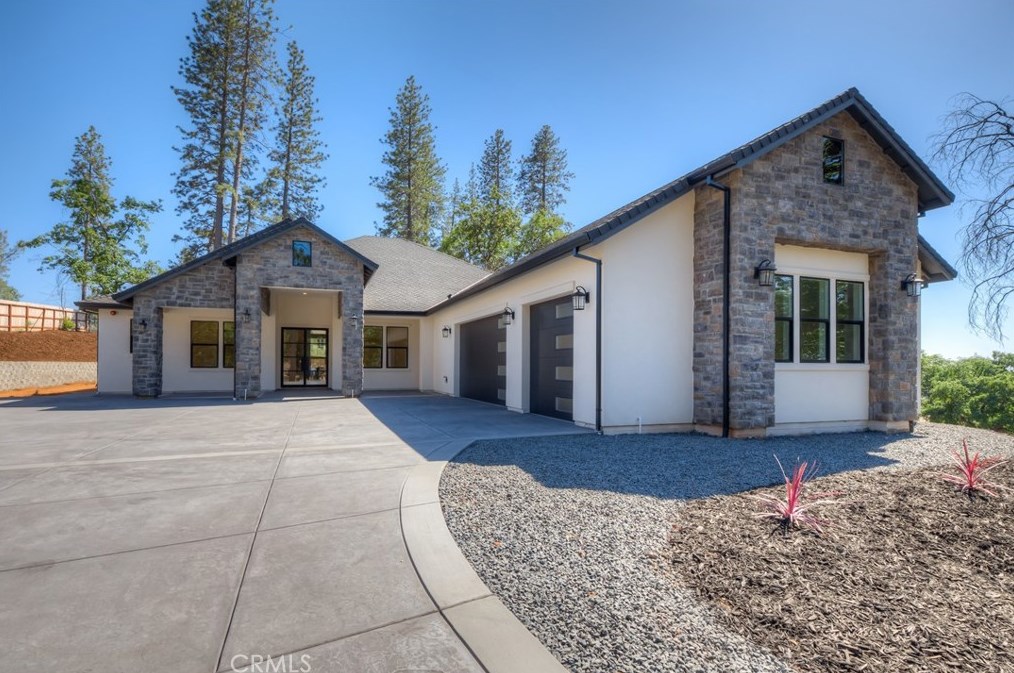 300 Pinewood Dr, Paradise, CA 95969