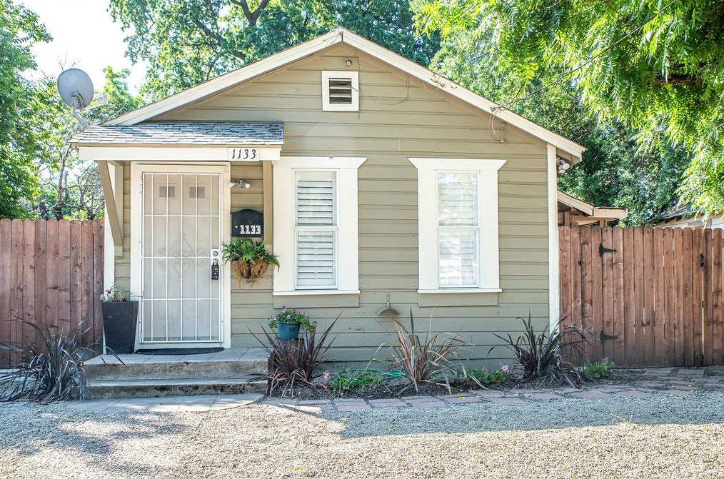 1133 W 7th St, Chico, CA 95928