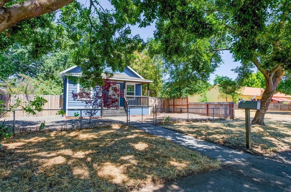 1427 Chestnut St, Chico, CA 95928
