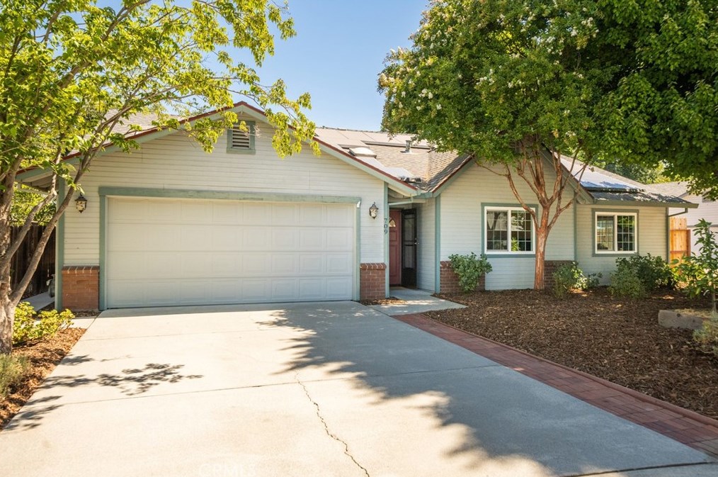 709 San Antonio Dr, Chico, CA 95973