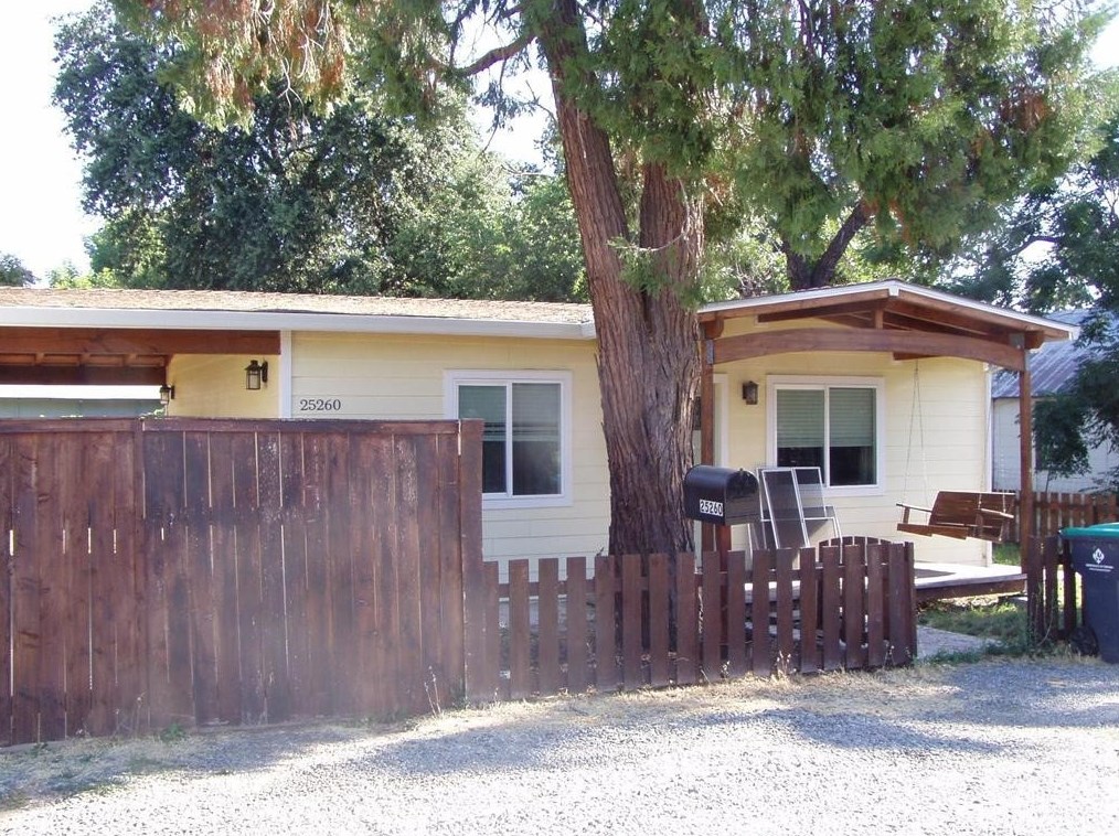 25260 N Center, Los Molinos, CA 96055