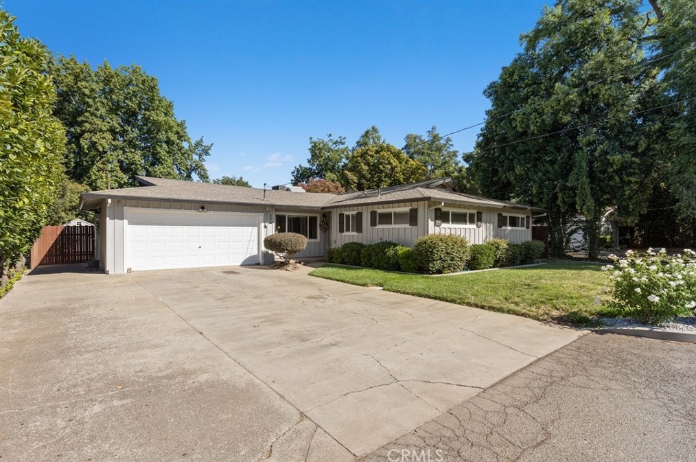 526 11th Ave, Chico, CA 95926-2515