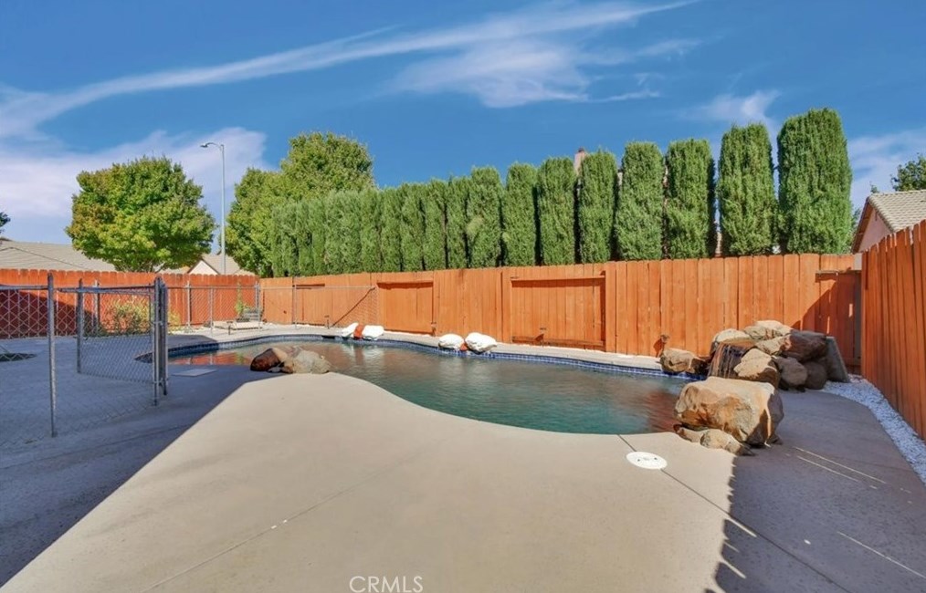 1961 Deerfield Dr, Yuba City CA 95993-9276 exterior