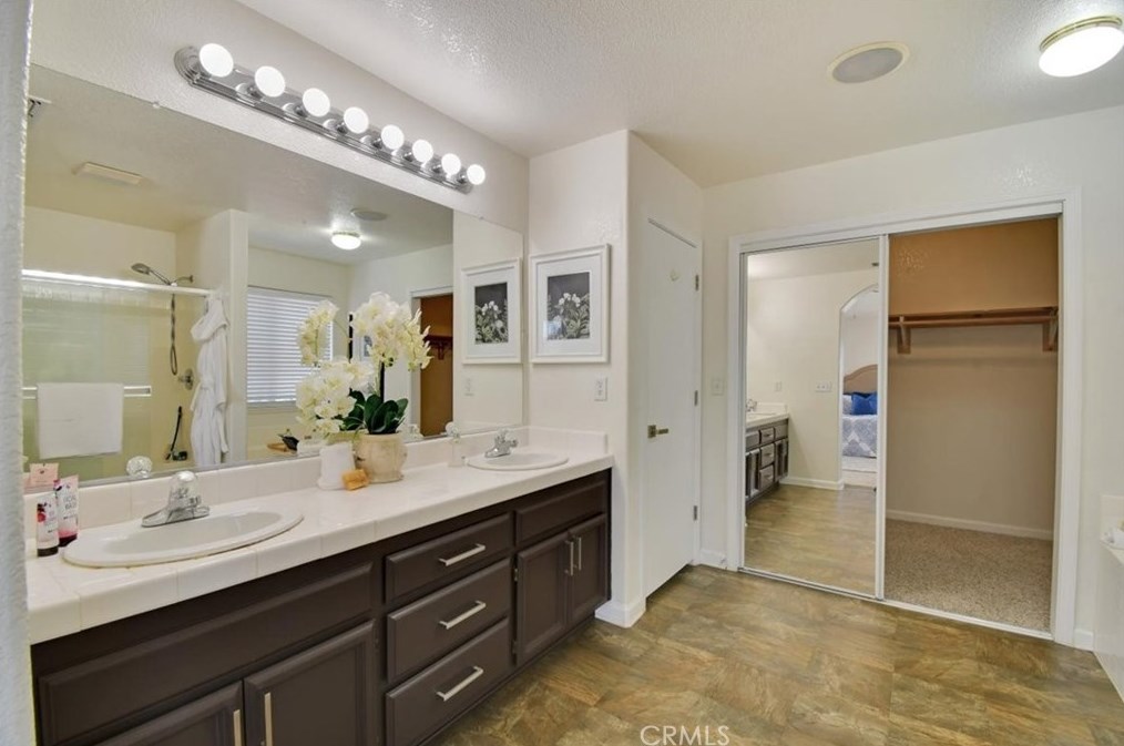 1961 Deerfield Dr, Yuba City CA 95993-9276 exterior