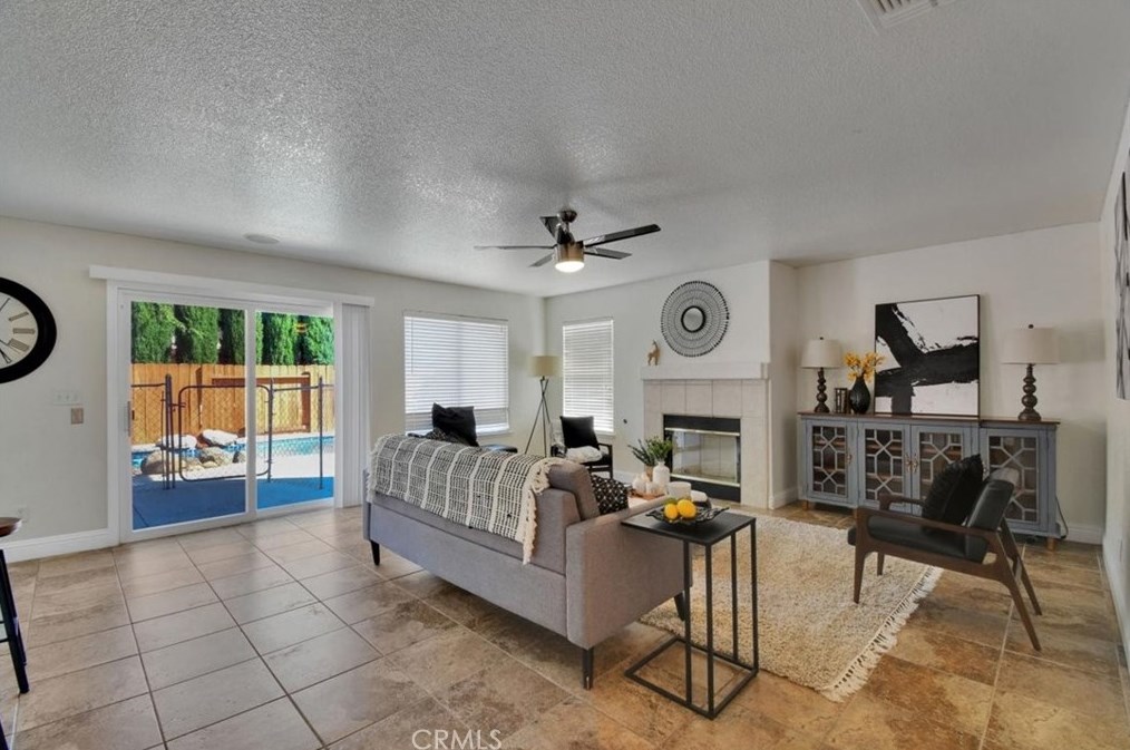 1961 Deerfield Dr, Yuba City CA 95993-9276 exterior