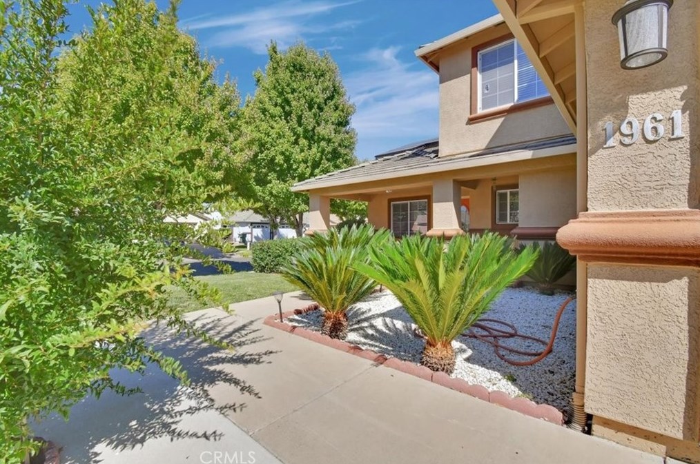 1961 Deerfield Dr, Yuba City CA 95993-9276 exterior