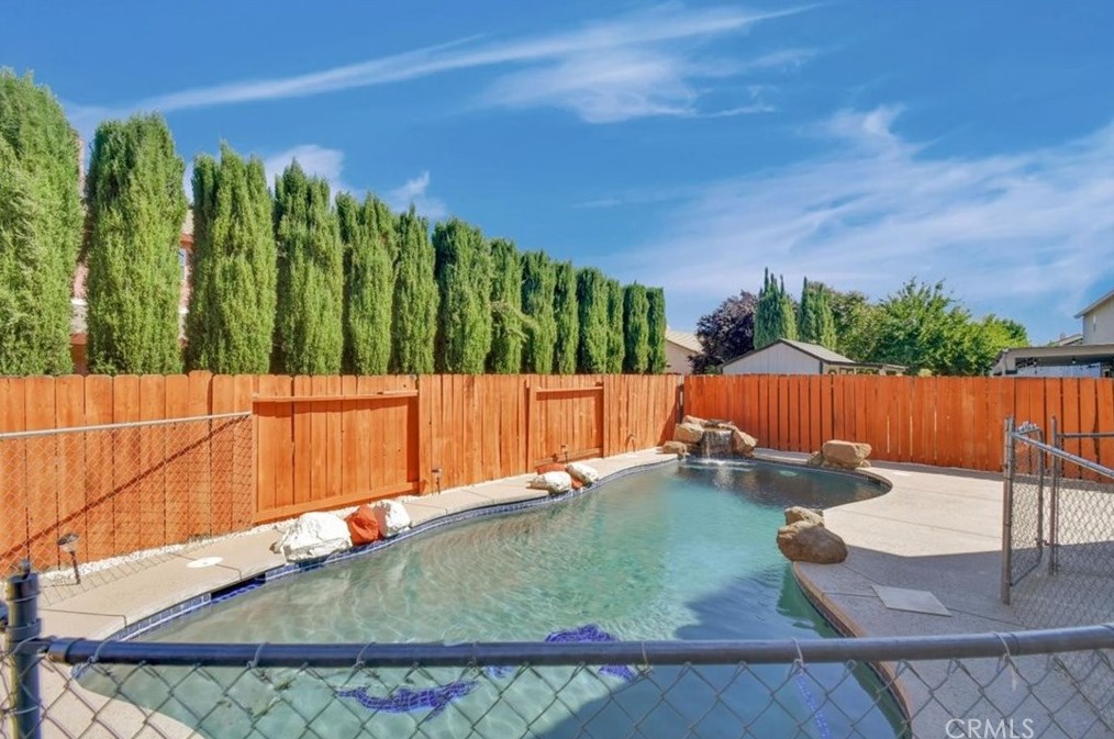 1961 Deerfield Dr, Yuba City CA 95993-9276 exterior