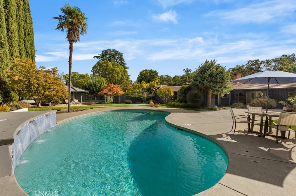 1560 Vallombrosa Ave, Chico, CA 95926