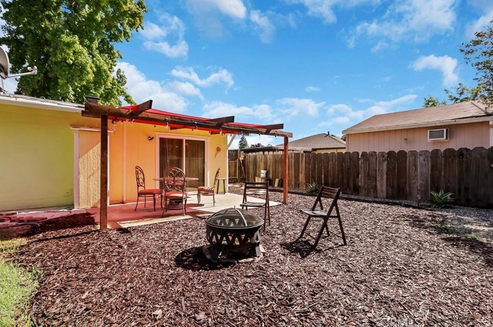 1194 Rosemary Ln, Yuba City CA  95991-3306 exterior