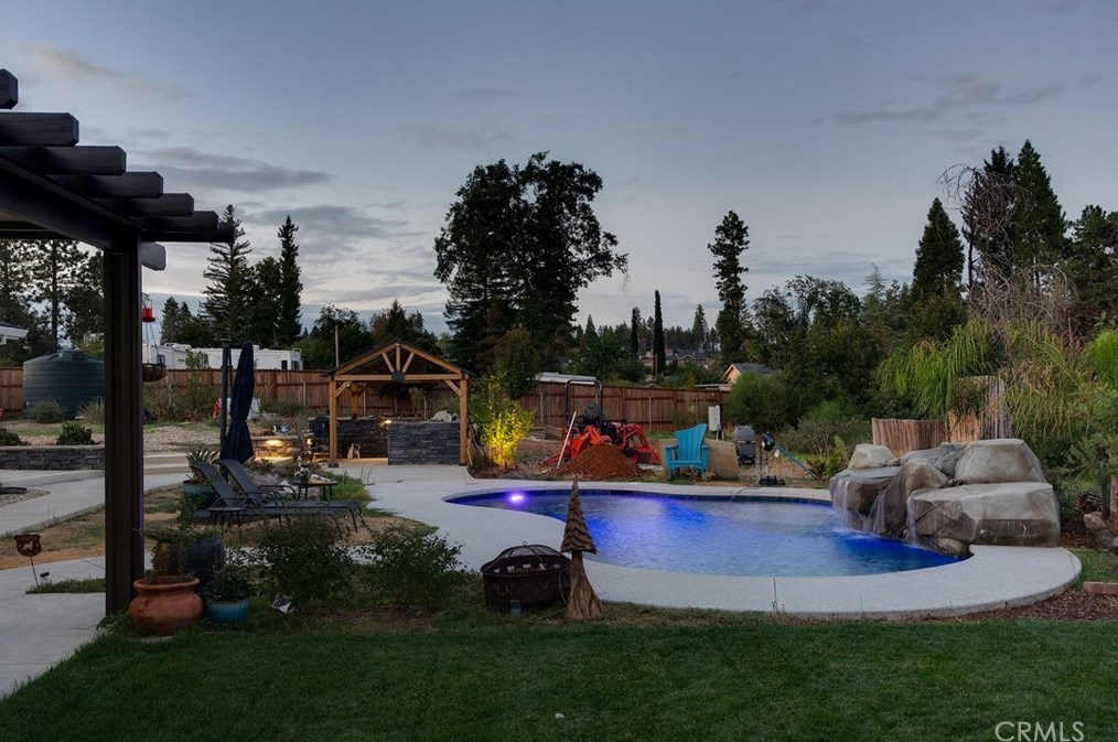 5708 Round Tree Dr, Paradise, CA 95969