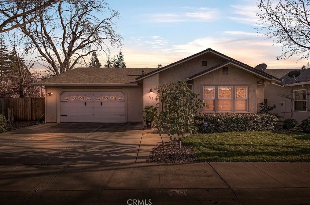 711 Picaso Ln, Chico, CA 95926-5218