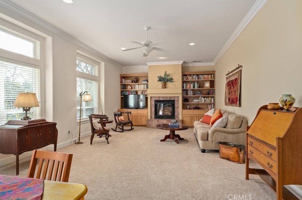 114 Secluded Oaks Ct, Chico, CA 95928-4201