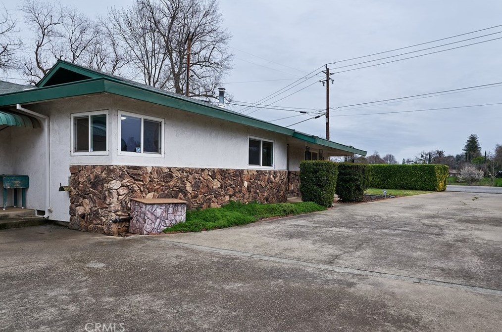 956 Manzanita Ave, Chico CA  95926-1420 exterior