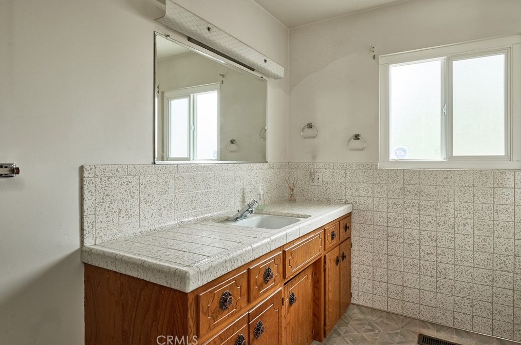 956 Manzanita Ave, Chico CA  95926-1420 exterior