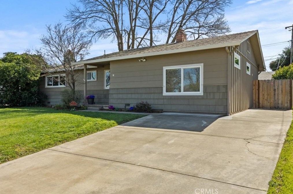 7 Woodside Ln, Chico, CA 95926