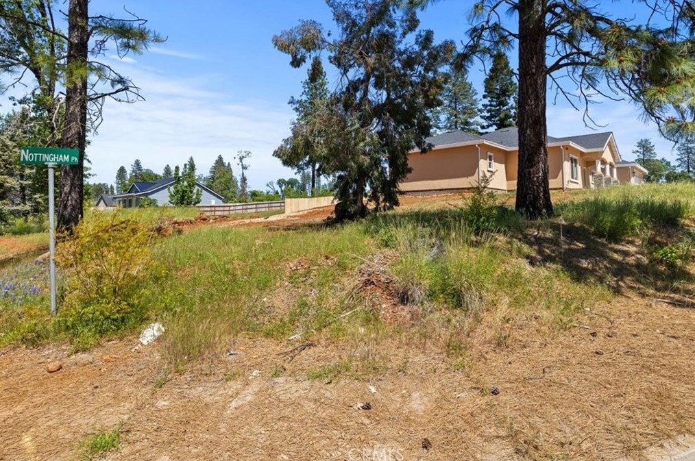 489 Nottingham Dr, Paradise, CA 95969-3701